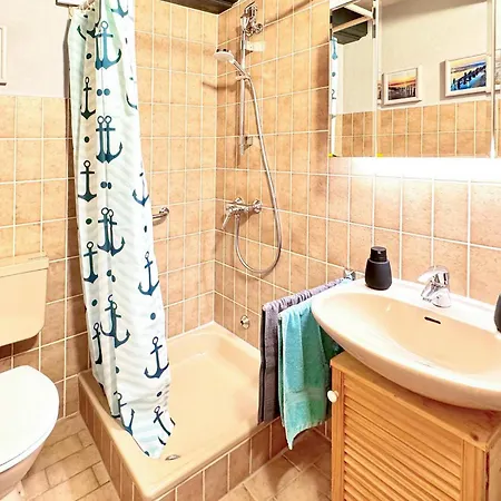 Apartment 2 Bedroom Beautiful In Dithmarschen Friedrichskoog-Spitz