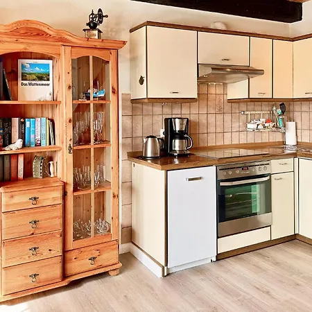 2 Bedroom Beautiful In Dithmarschen Friedrichskoog-Spitz